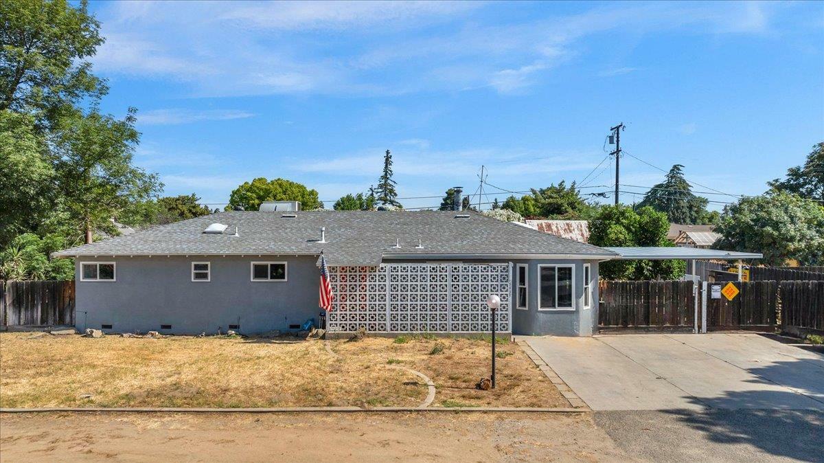 Property Photo: 5433 E Dakota Avenue CA 93727