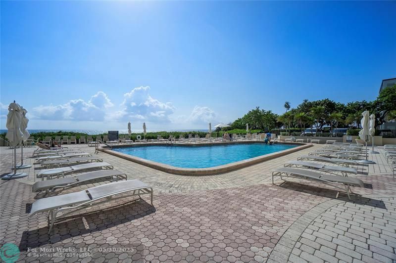 Property Photo: 1900 S Ocean Blvd 8L FL 33062
