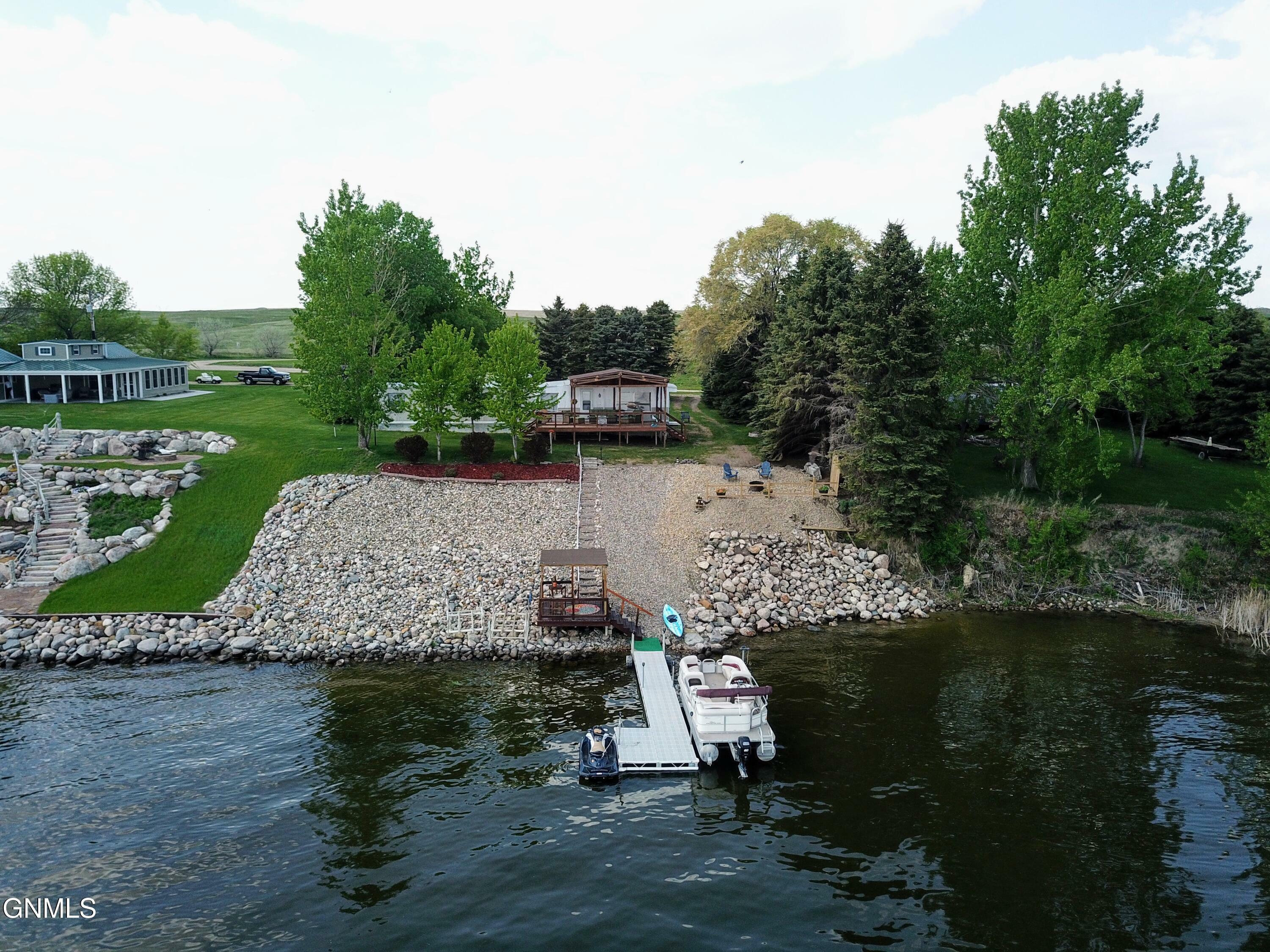 Property Photo: 8510 N Shore Road ND 58445
