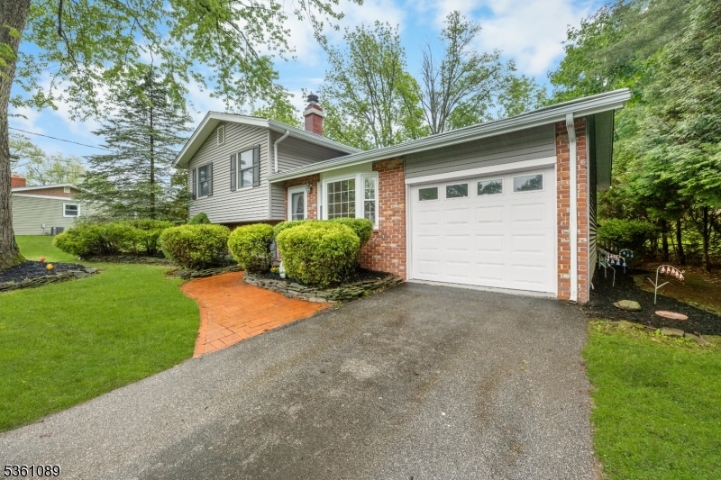 Property Photo: 62 Valley View Rd NJ 08829