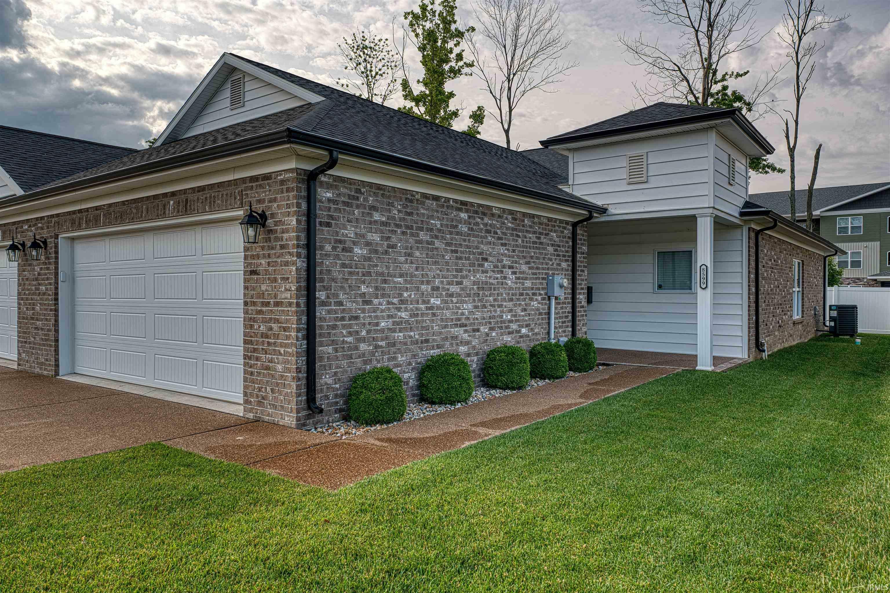 8599 Pebble Creek Drive  Newburgh IN 47630 photo