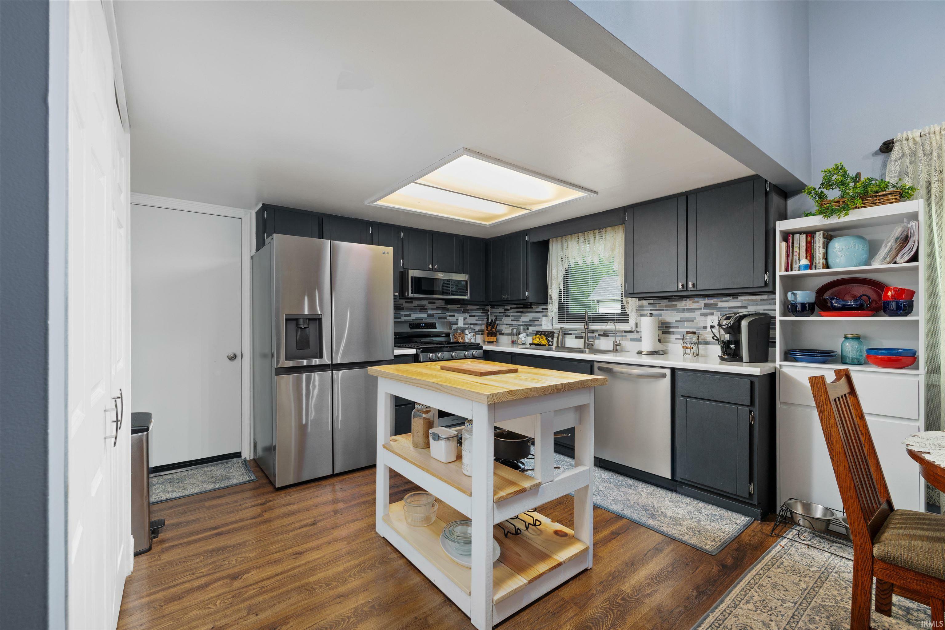 Property Photo: 6008 Hinsdale Lane IN 46835