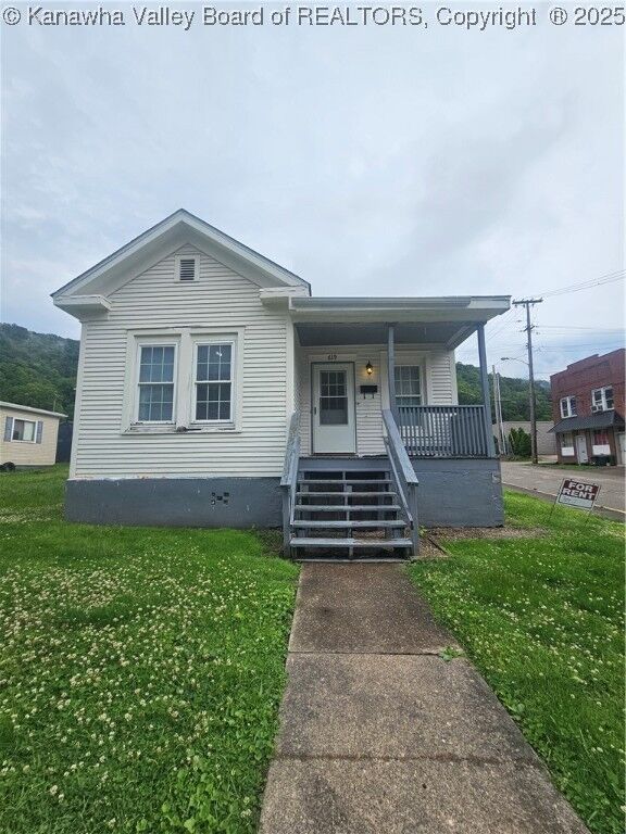 619 4th Avenue  Montgomery WV 25136 photo