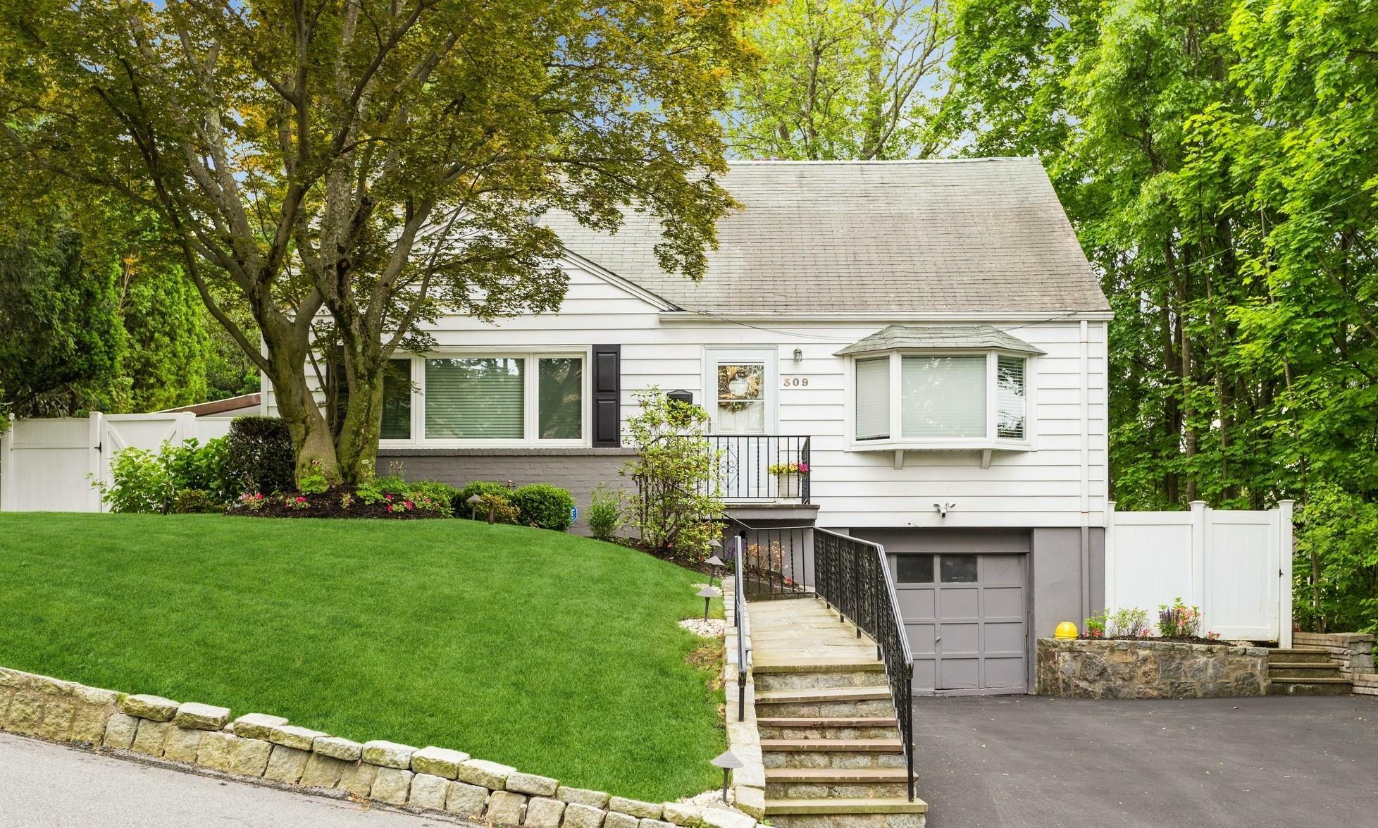 Property Photo: 309 Chatterton Parkway NY 10530