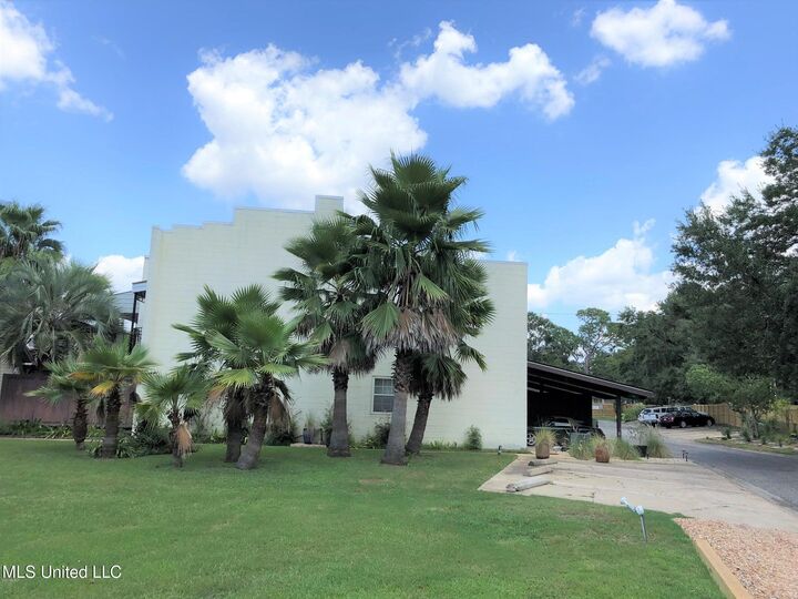 Property Photo:  2501 Gulf Avenue  MS 39501 