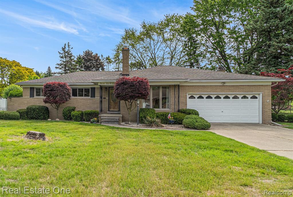 Property Photo:  36086 Boyce Drive  MI 48035 1413 