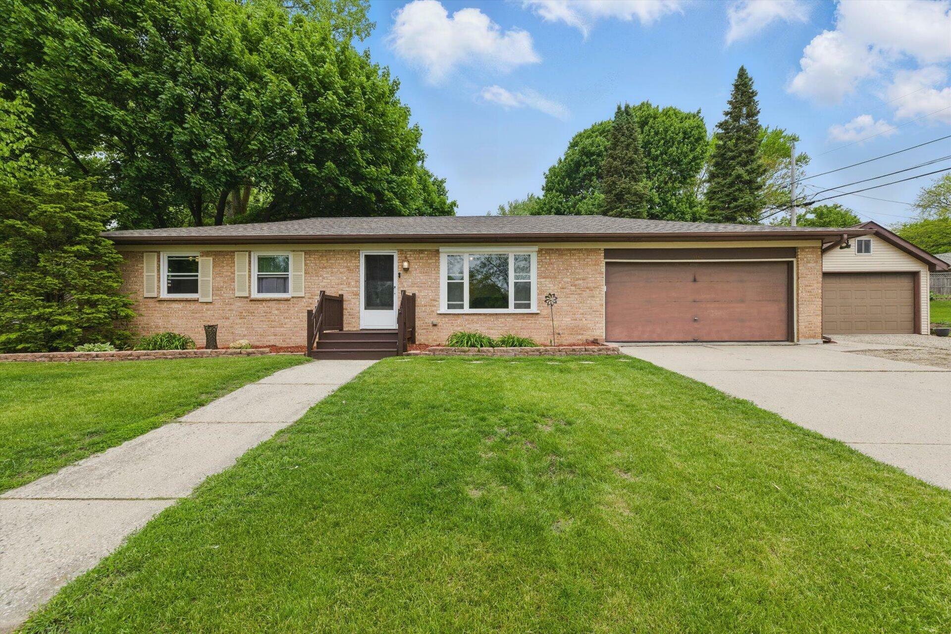 Property Photo: 1114 Wayne Rd WI 53090