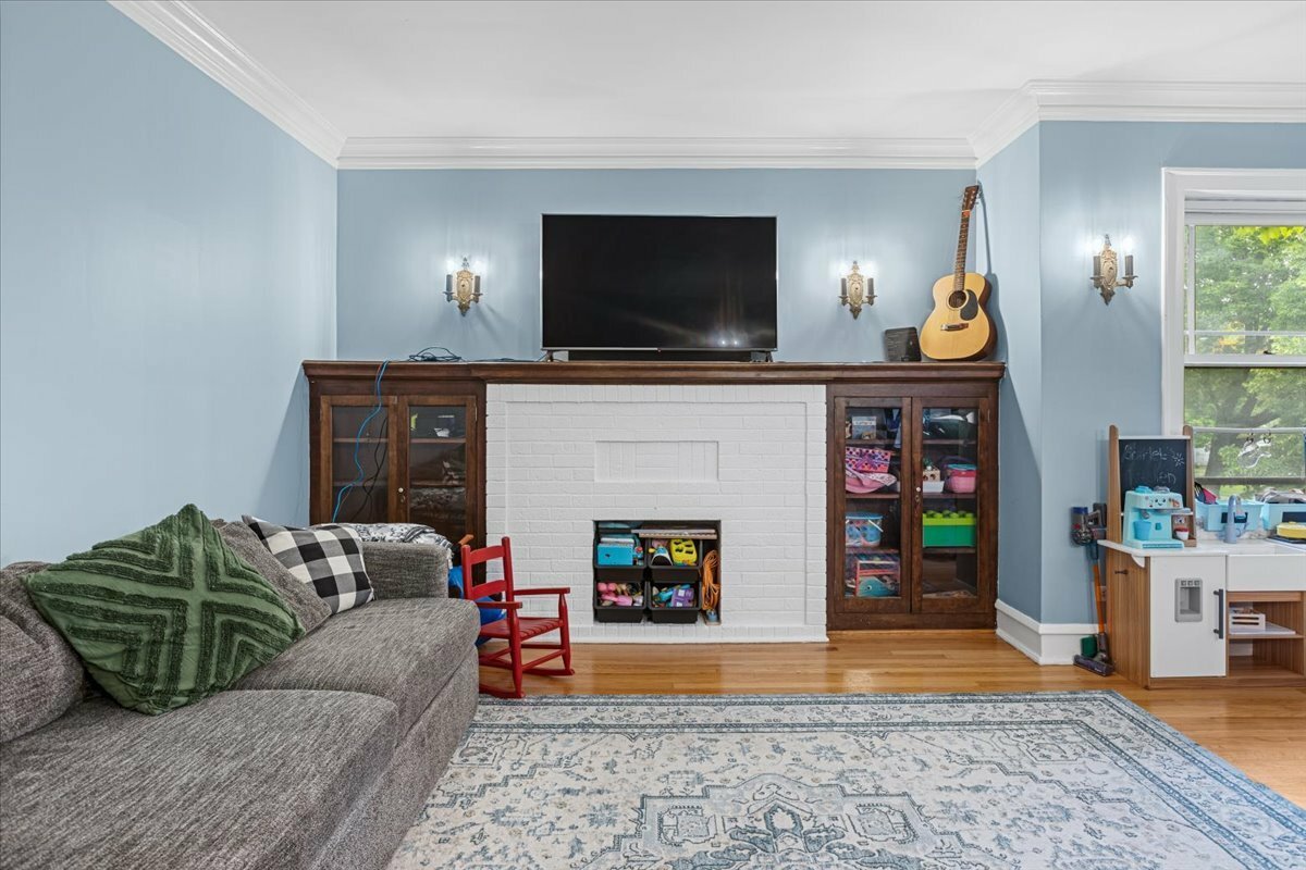 Property Photo: 126 N Austin Boulevard 2N IL 60302