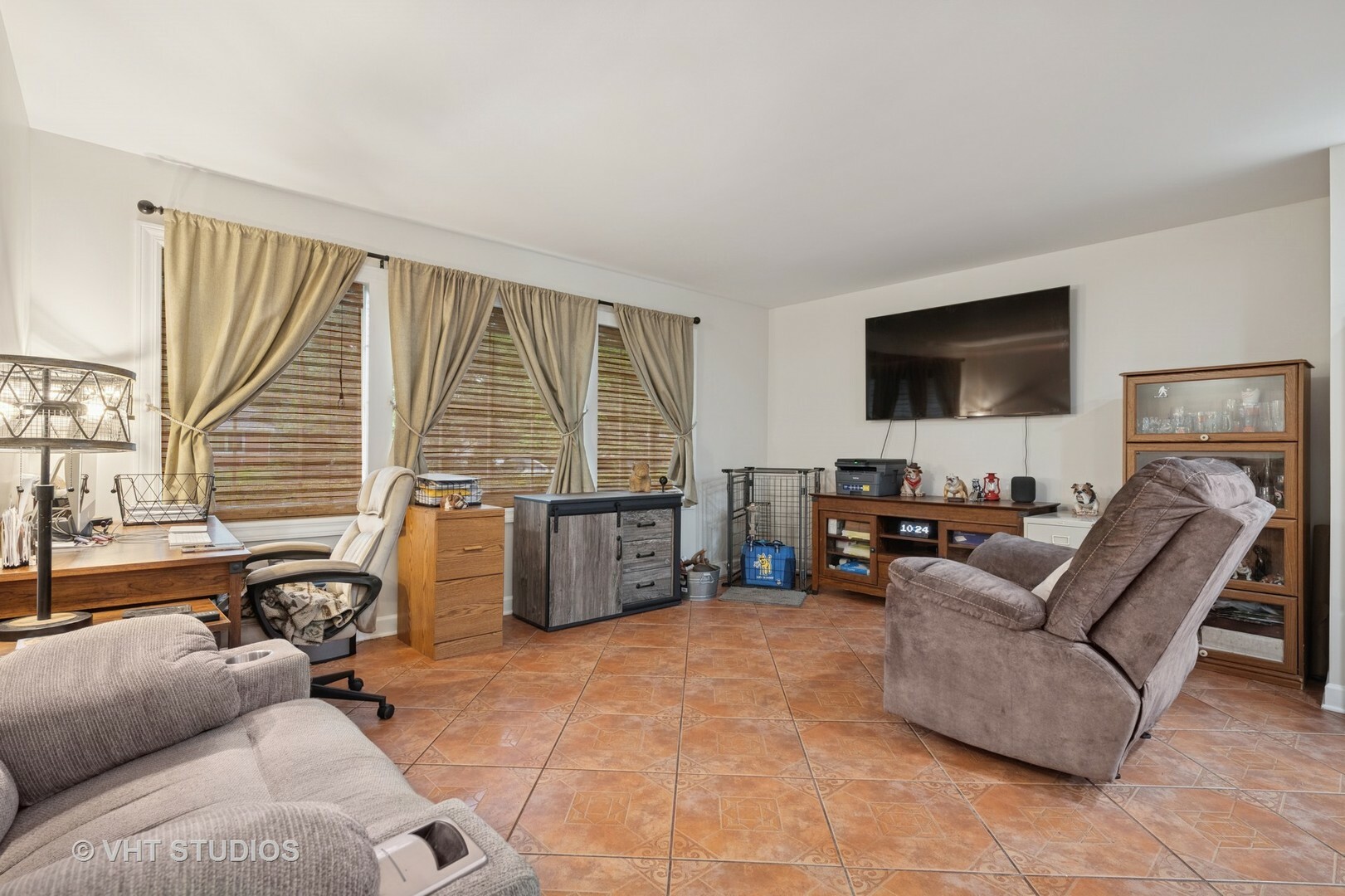 Property Photo:  1825 W Spring Ridge Drive  IL 60004 