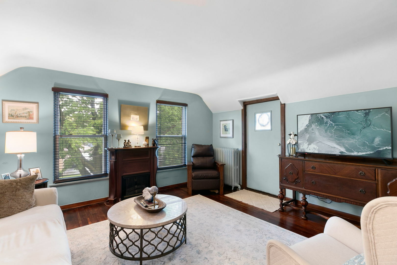 Property Photo: 96 E Quincy Street IL 60546