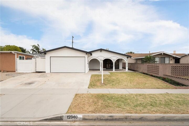 Property Photo:  12340 Dune Street  CA 90650 
