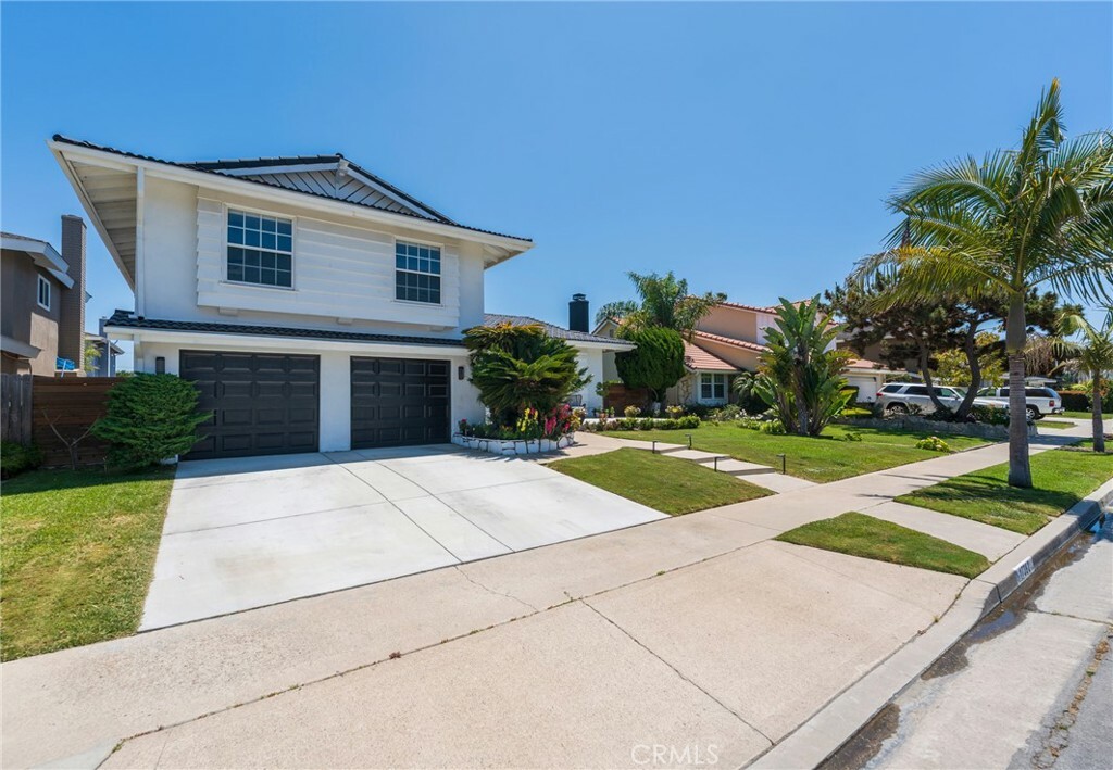 Property Photo: 17392 Almelo Lane CA 92649