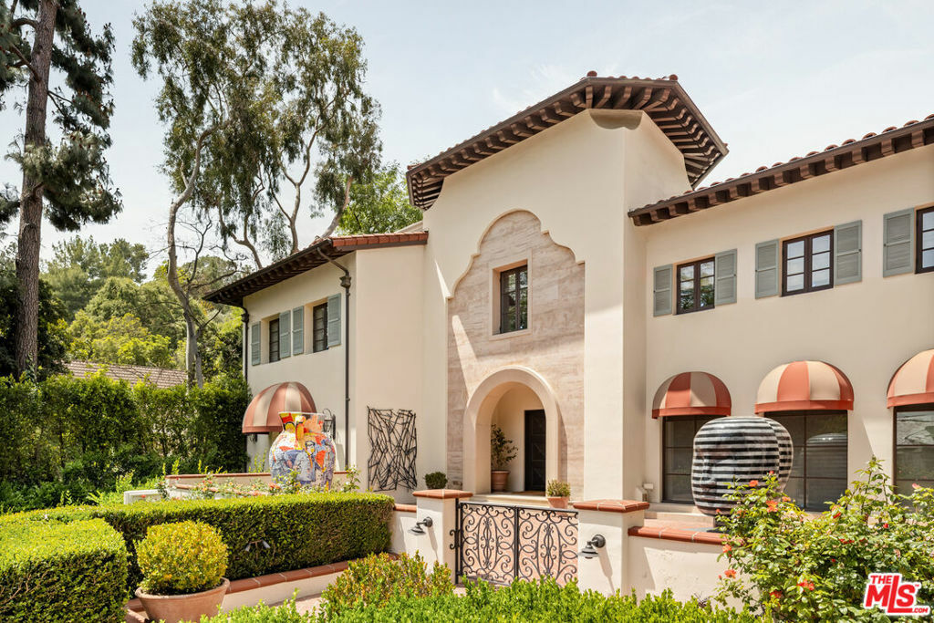 Property Photo: 4009 Valley Meadow Road CA 91436