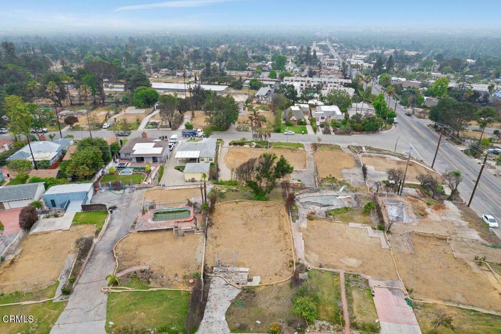 Property Photo: 924 E Poppyfields Drive CA 91001