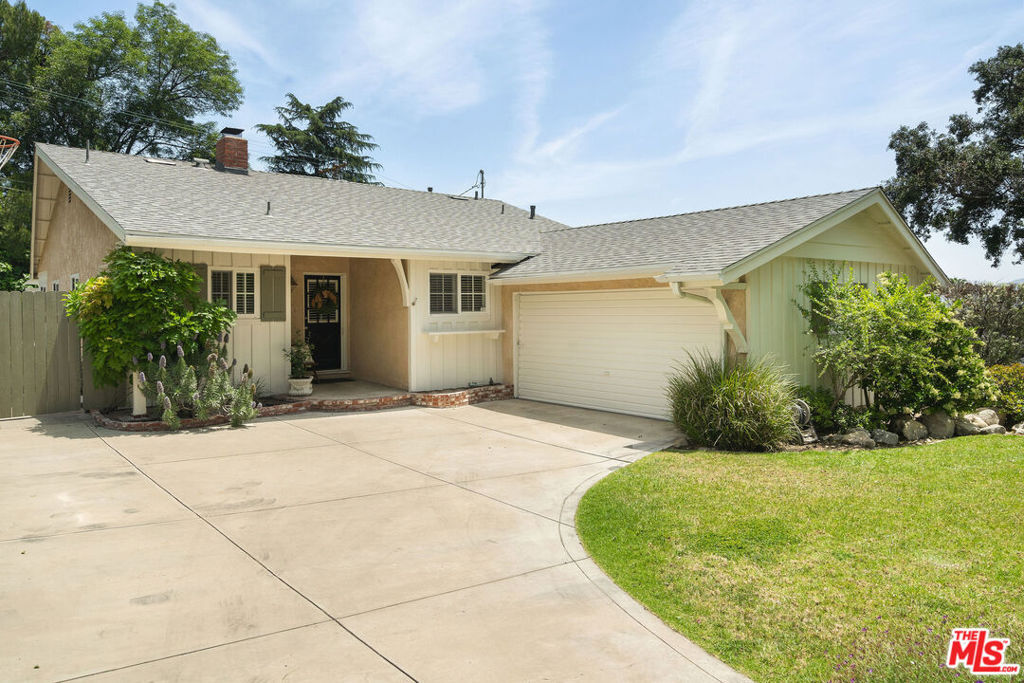 Property Photo: 5016 Boston Avenue CA 91214
