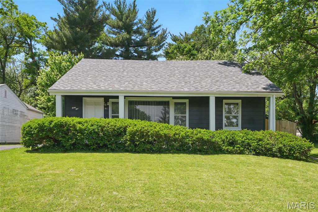 Property Photo: 41 S Dellwood Avenue MO 63135