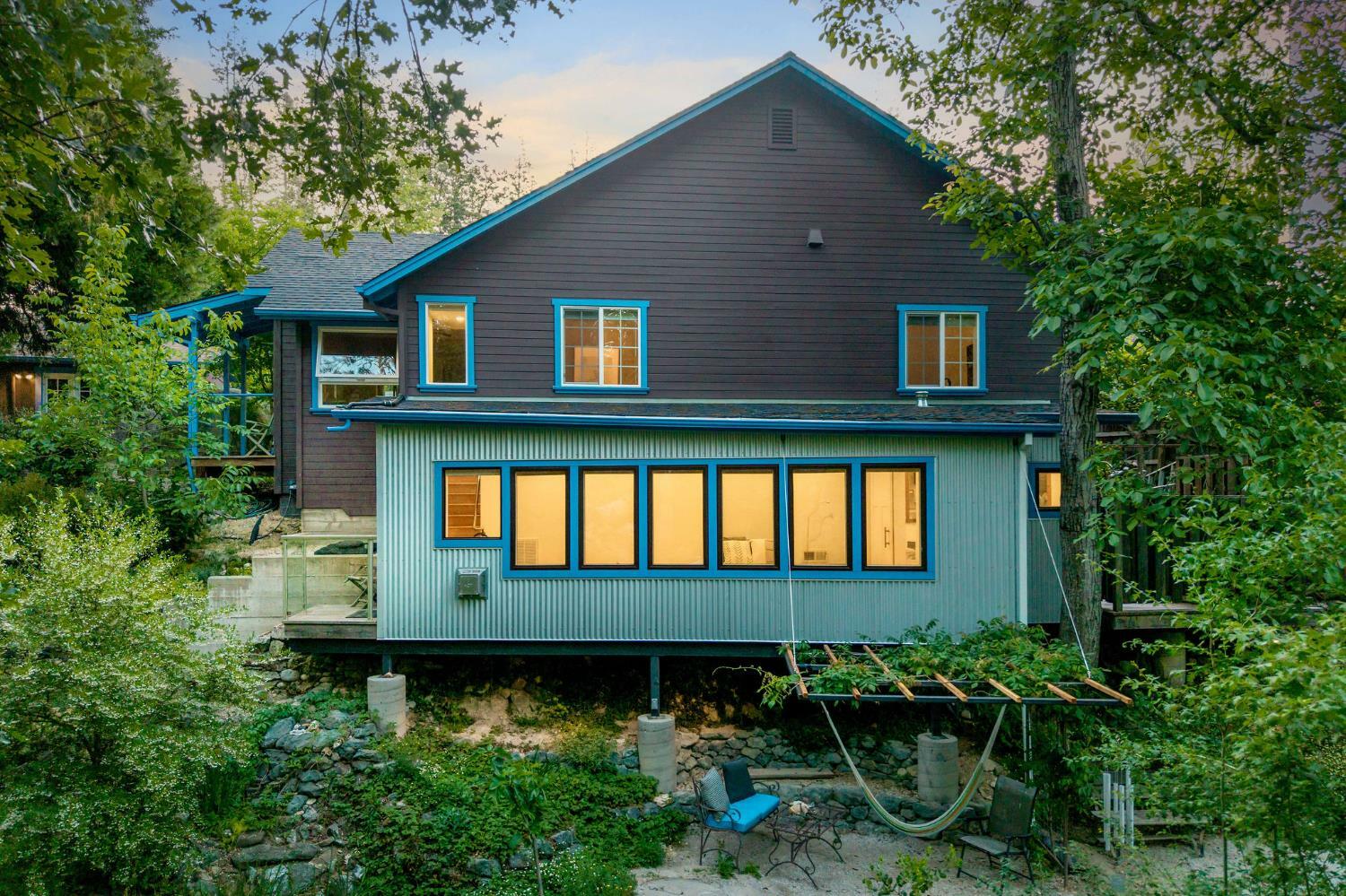 Property Photo: 629 Spring Street CA 95959