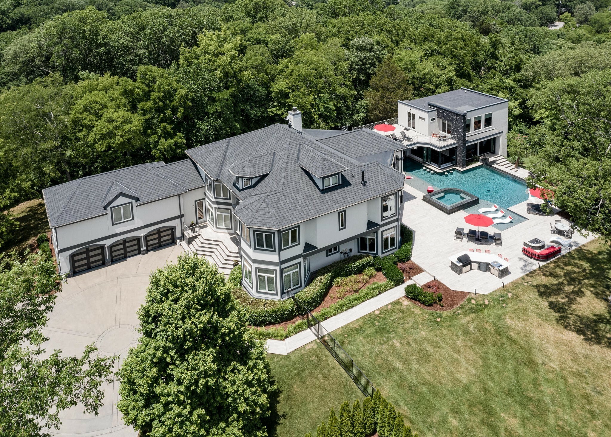 Property Photo: 813 Deercrossing TN 37220