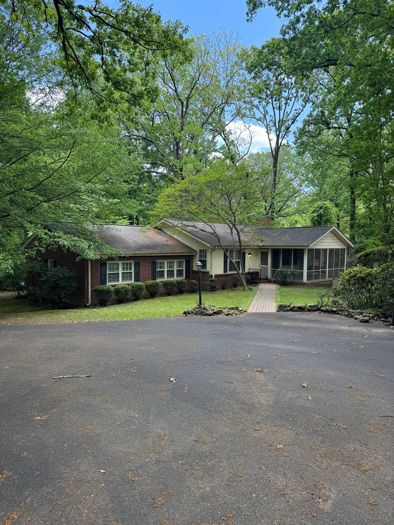 Property Photo: 104 Philip Rd. MS 38655
