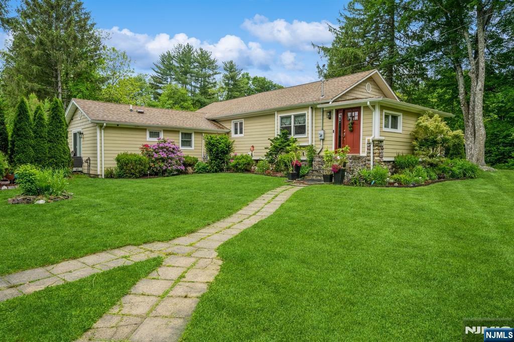 Property Photo:  203 La Rue Road  NJ 07435 