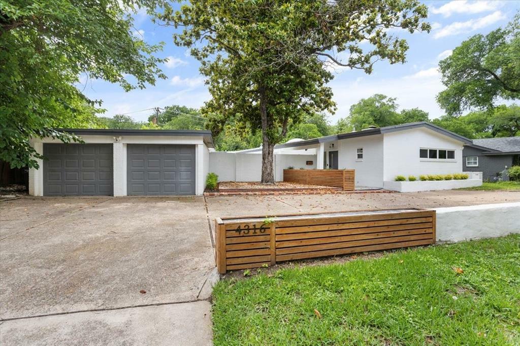 Property Photo: 4316 Inwood Road TX 76109