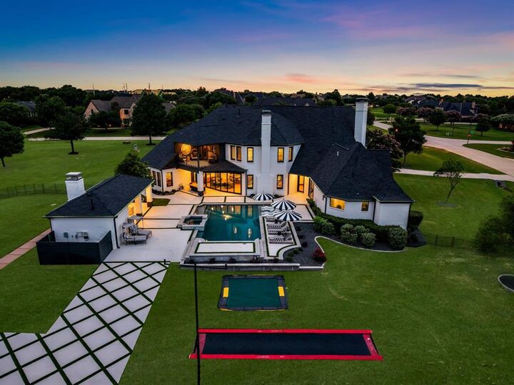 Property Photo:  2600 Lakeview Court  TX 75078 