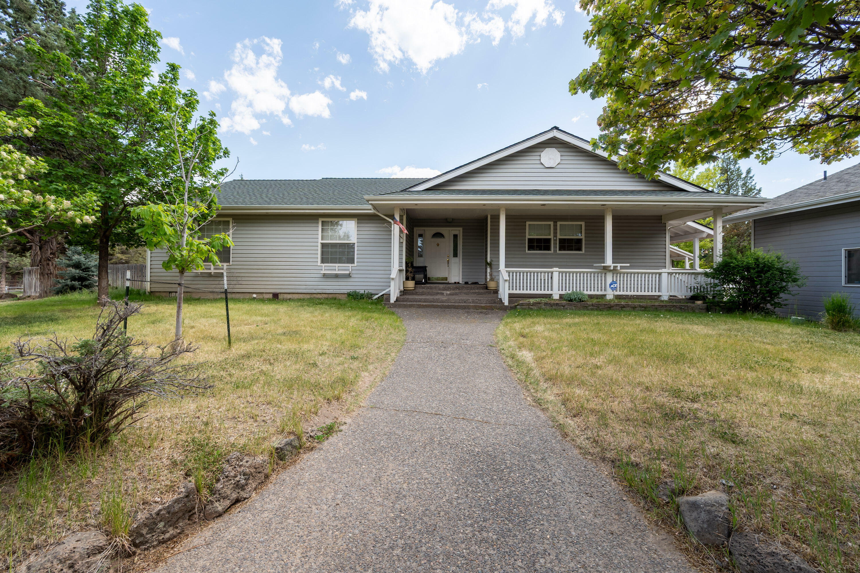 Property Photo: 16683 Bitterbrush Lane OR 97759