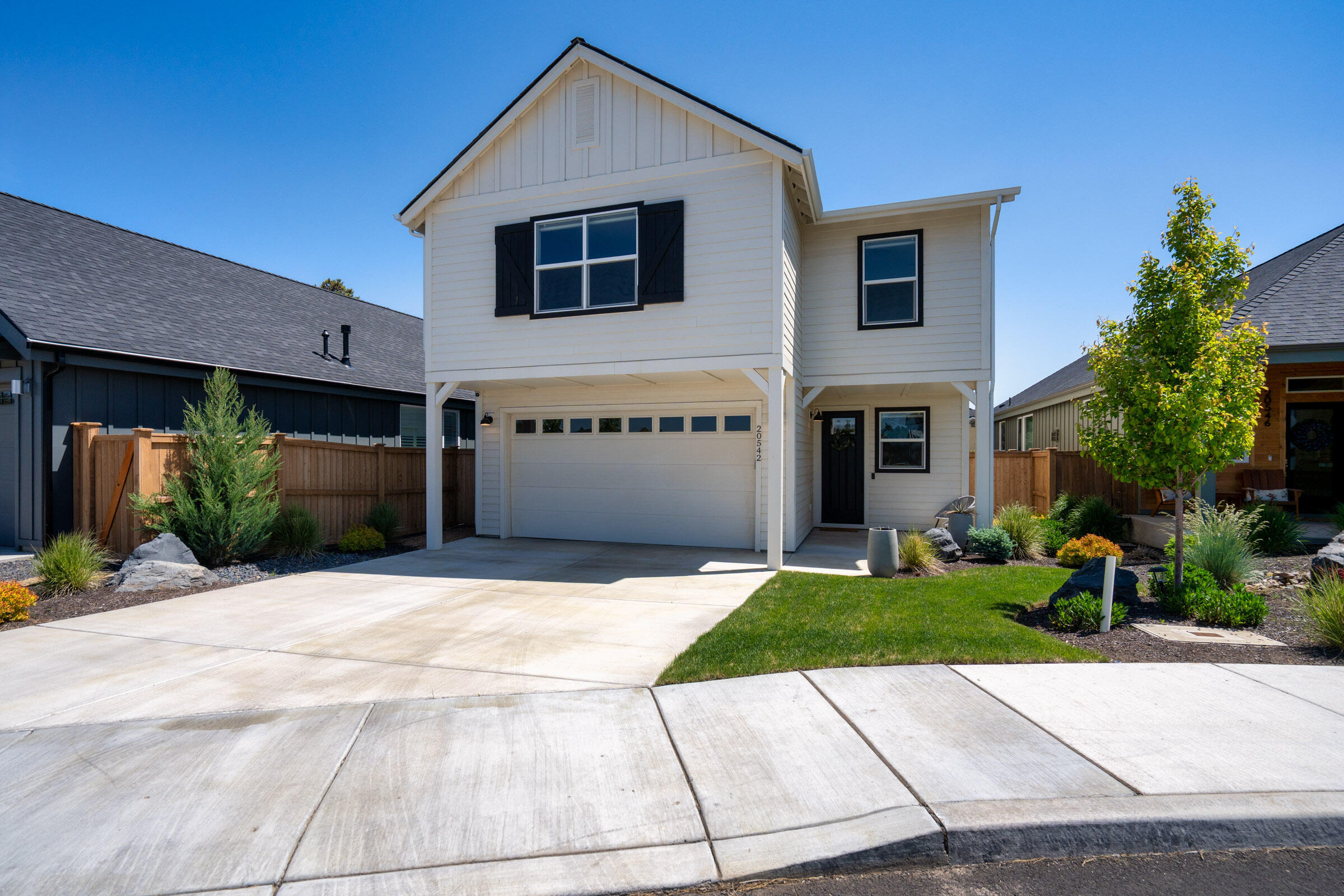 Property Photo: 20542 SE Aberdeen Court OR 97702