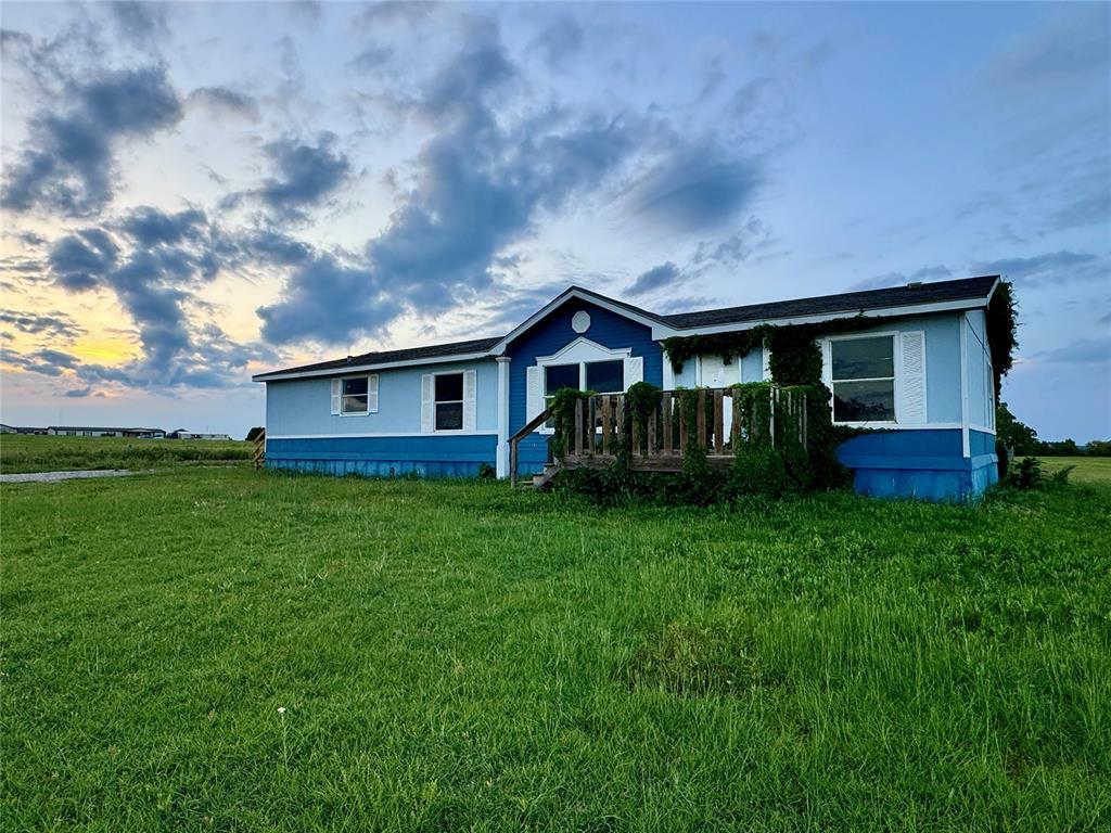 Property Photo:  1180 County Road 1389  OK 73018 
