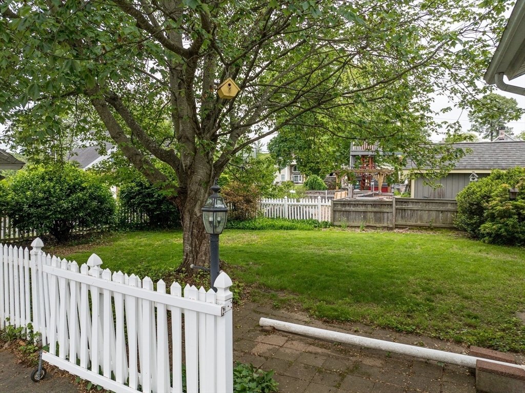Property Photo: 1168 River Rd MA 01001