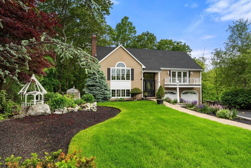 Property Photo:  4 Blacksmith Way  MA 01906 