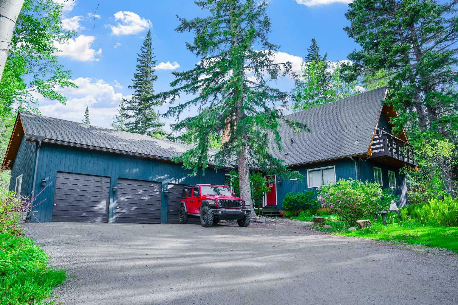 Property Photo: 14 Heart Place AB T1W 2W3