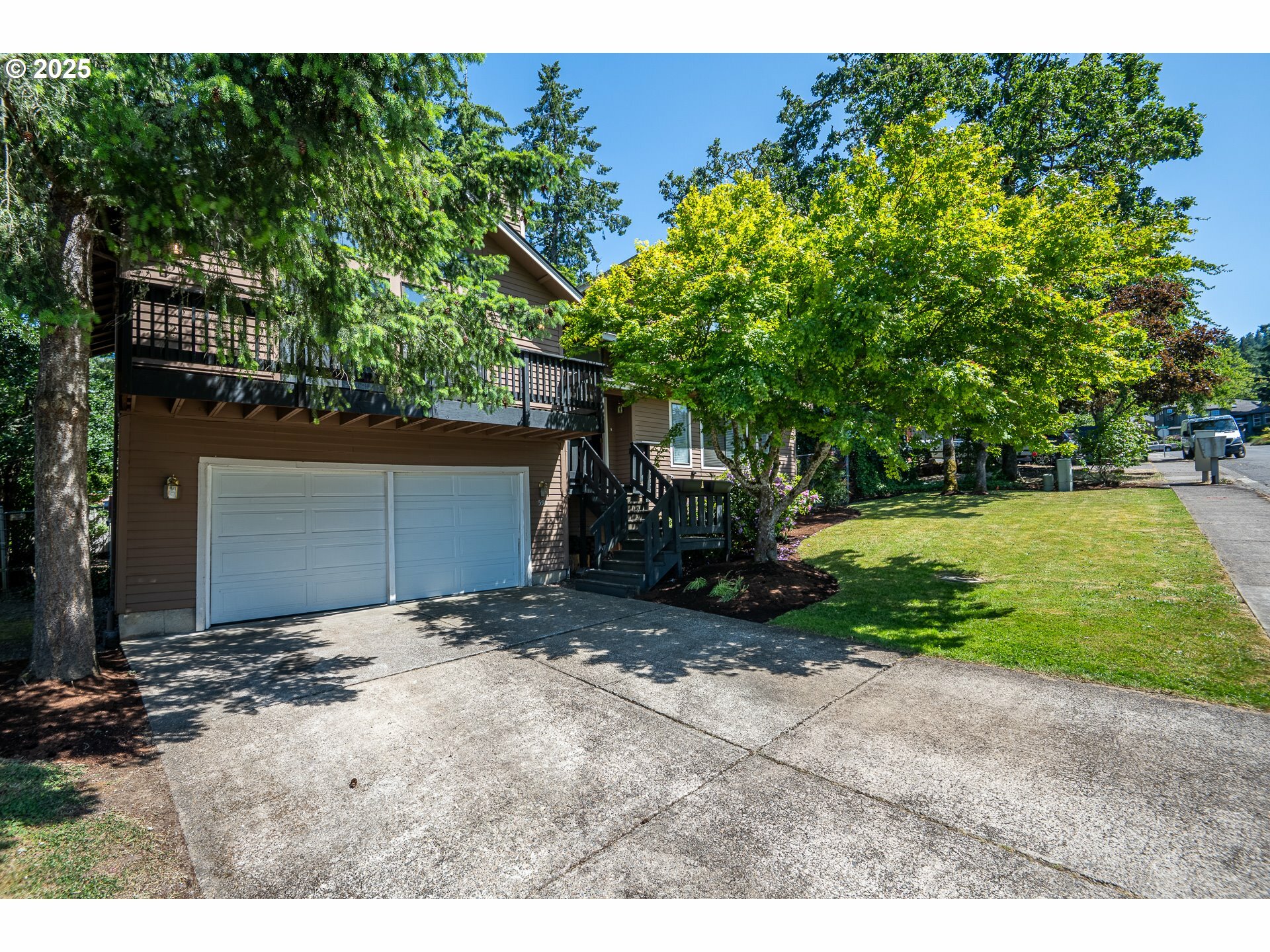 Property Photo:  595 S 68th Pl  OR 97478 