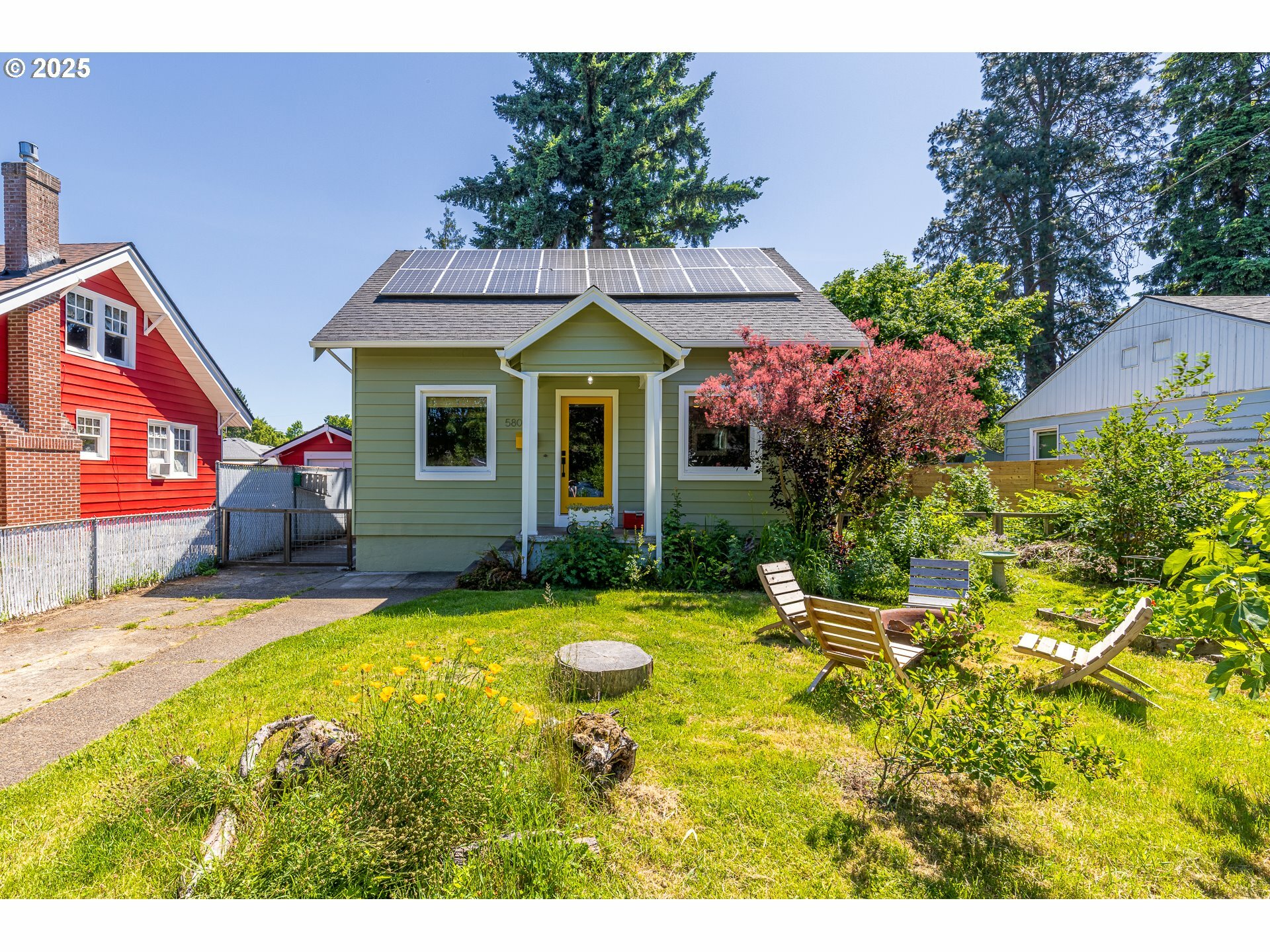 Property Photo: 5804 N Delaware Ave OR 97217