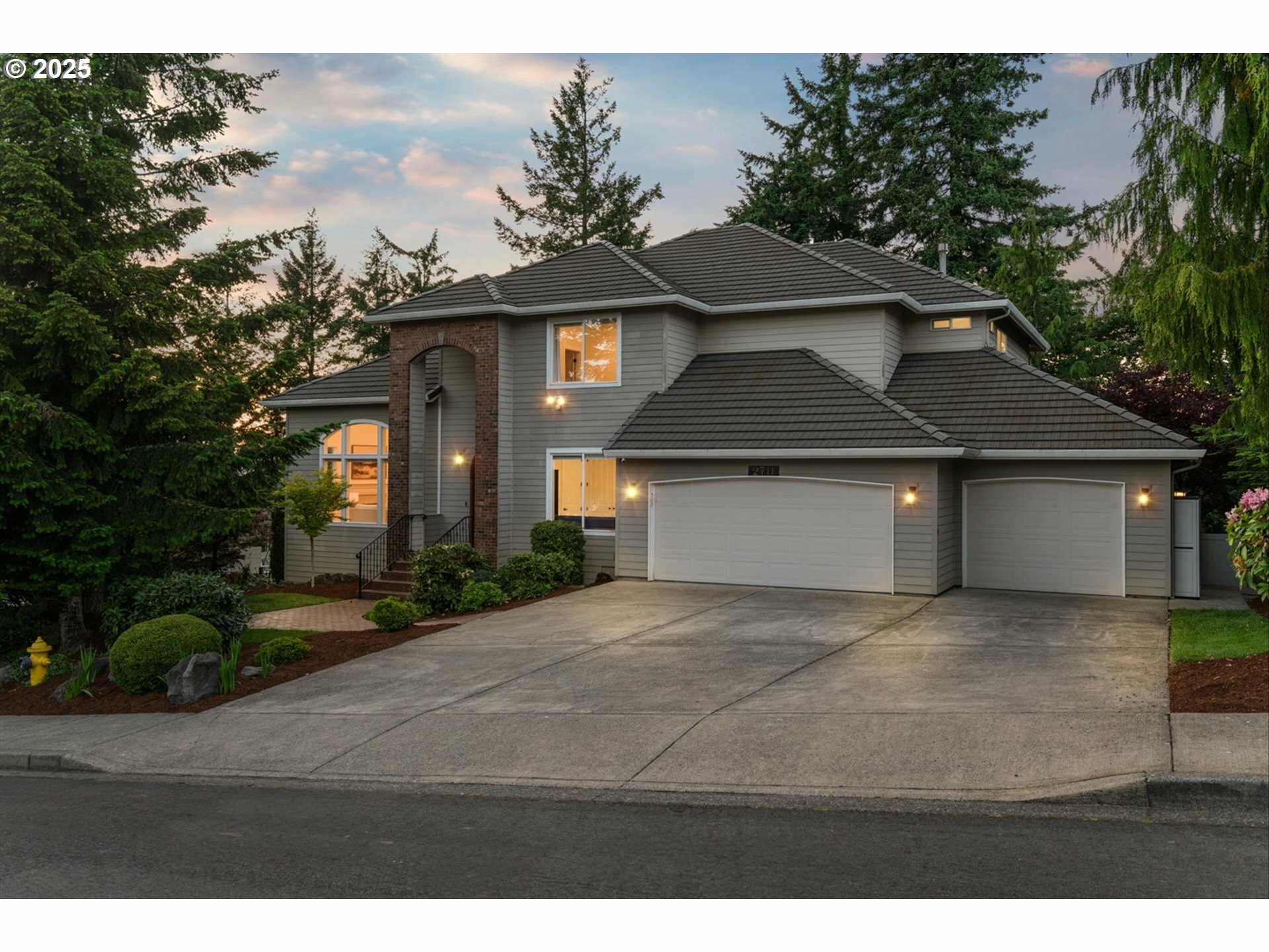 2711 NW 28th Cir  Camas WA 98607 photo