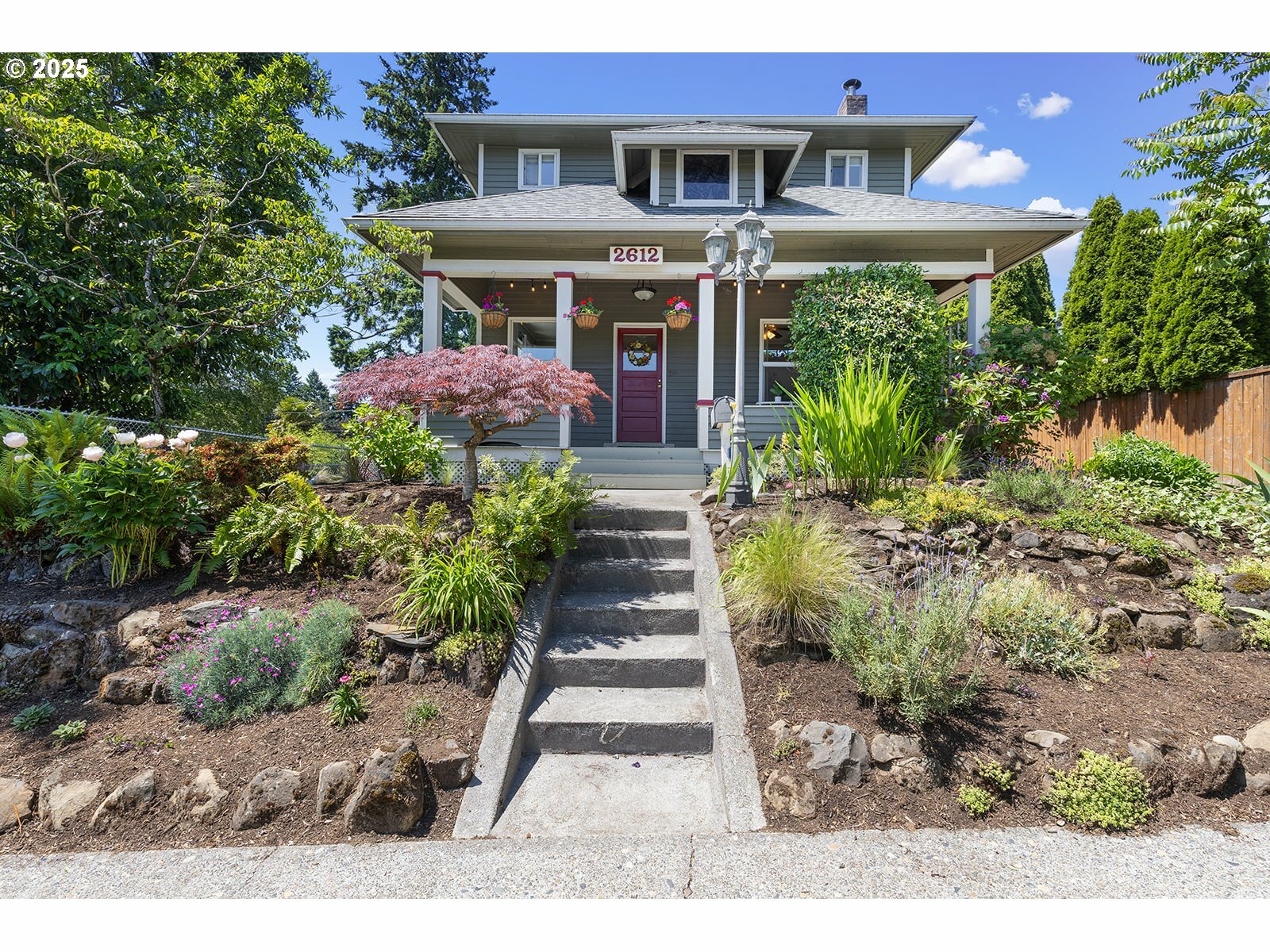 Property Photo: 2612 I St WA 98663