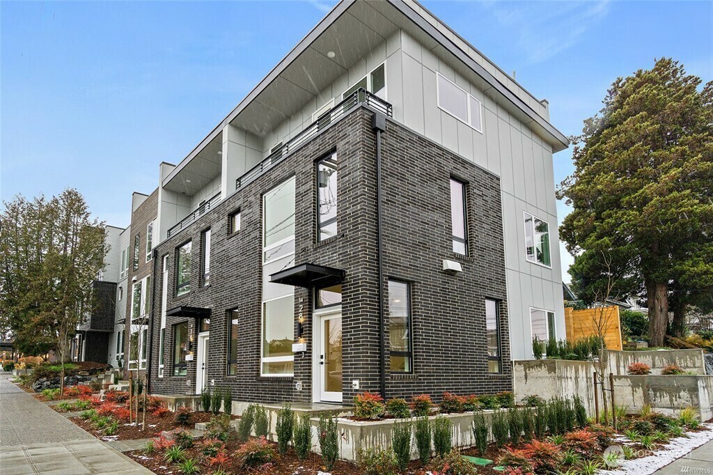 Property Photo: 1424 N 80th Street WA 98103
