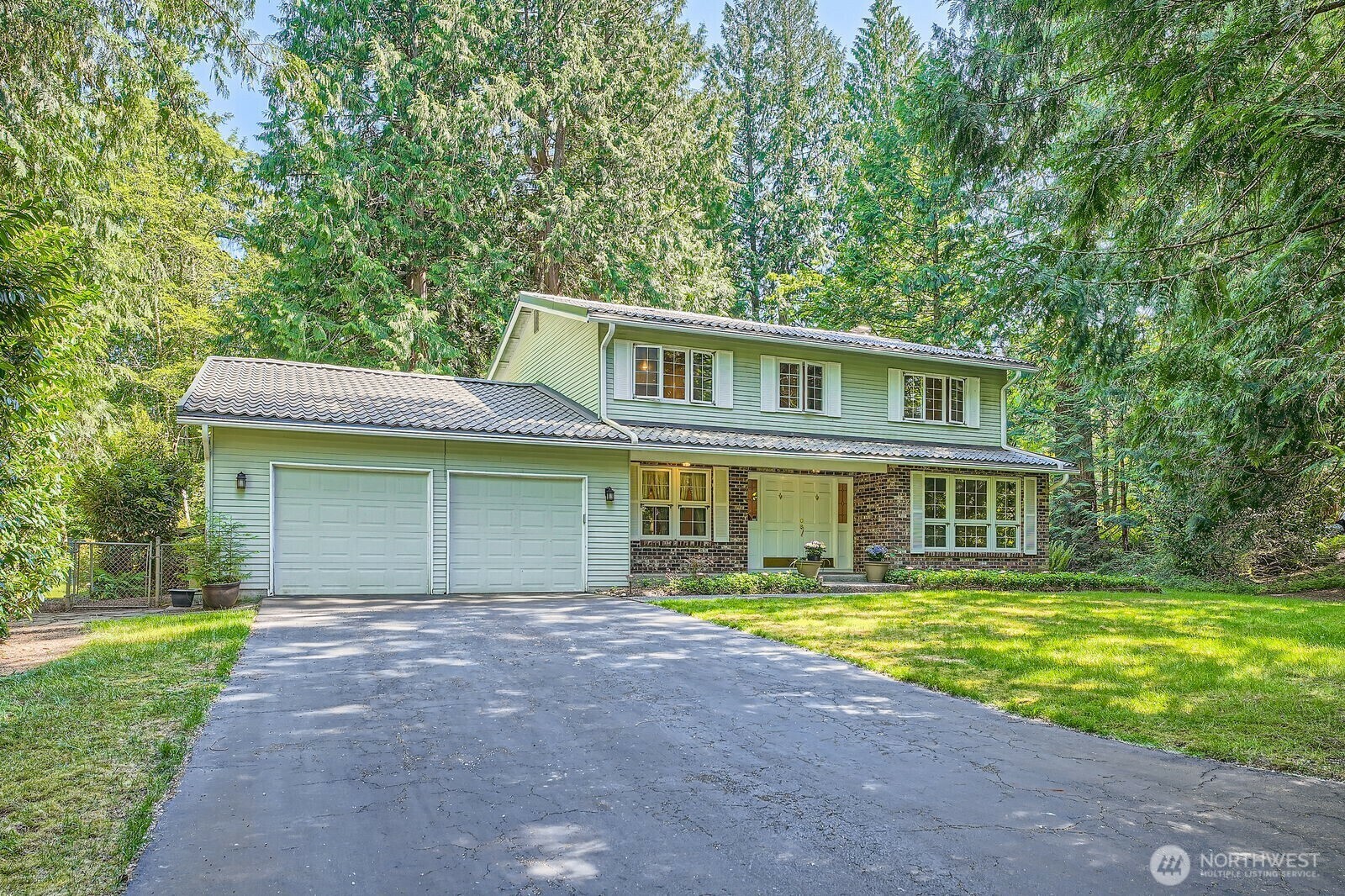 Property Photo: 21927 SE 37th Street WA 98075