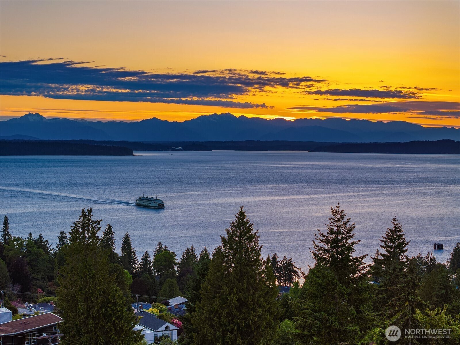 Property Photo: 9603 California Avenue SW WA 98136