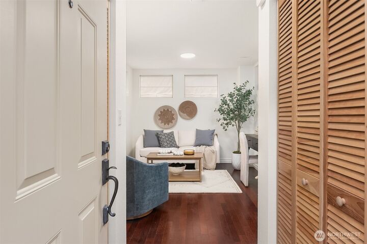 Property Photo:  4800  Fremont Avenue N 122A  WA 98103 