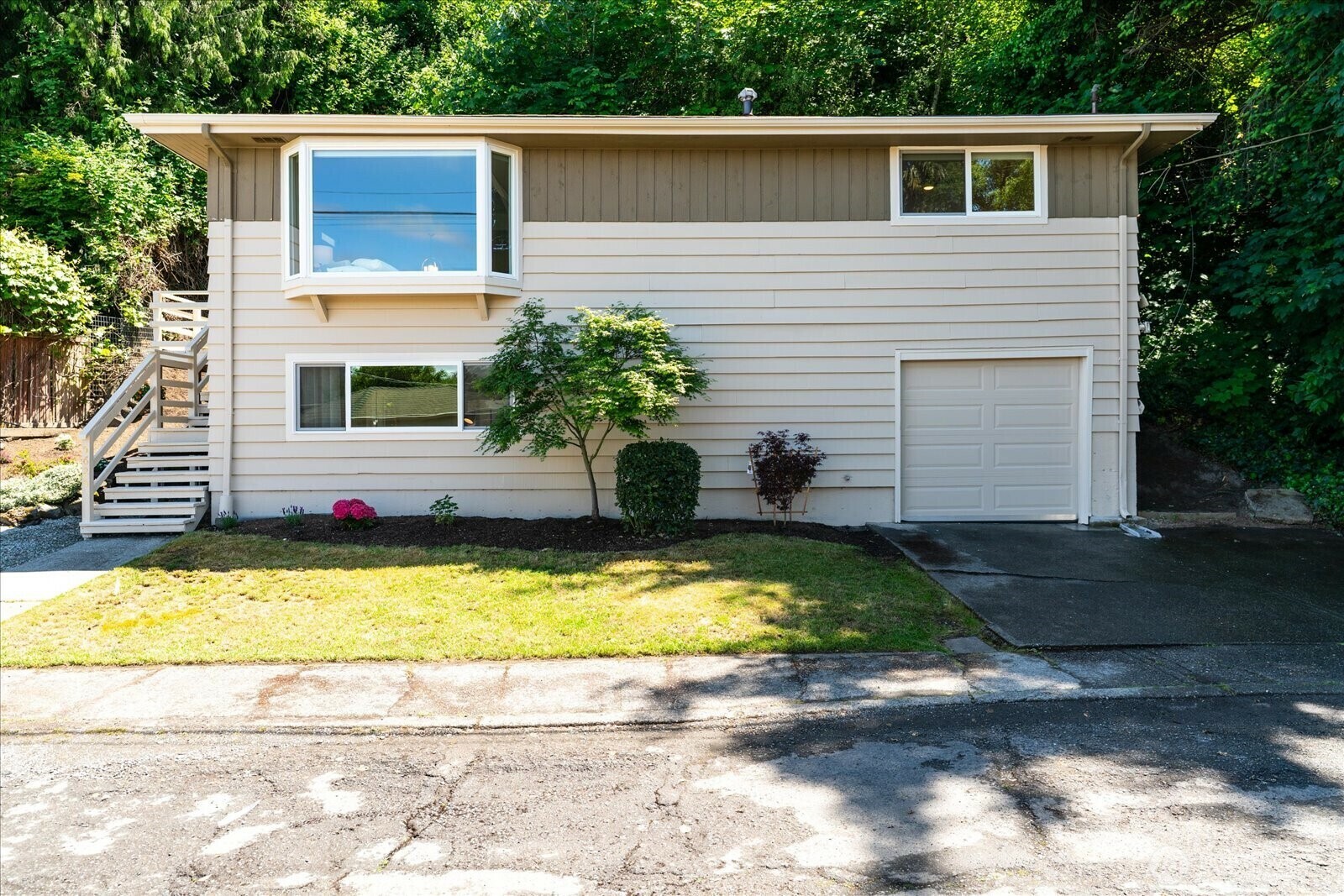 Property Photo:  5625 SW Teig Place  WA 98116 