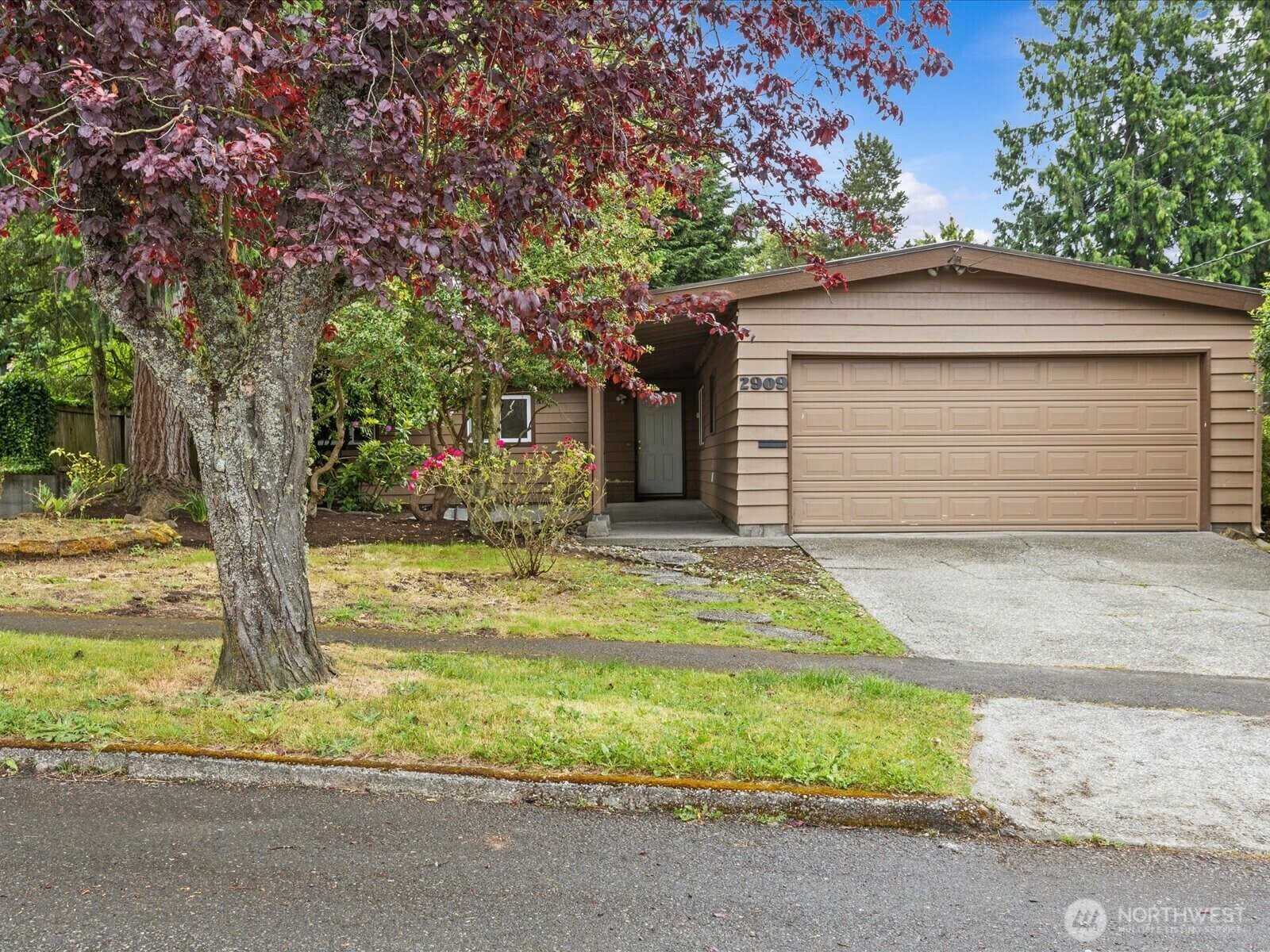 Property Photo: 2909 SW 116th Street WA 98146
