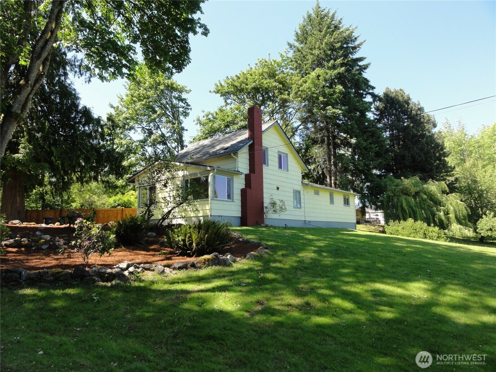 Property Photo: 1242 Lidstrom Road E WA 98366