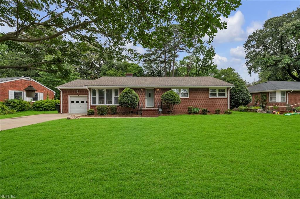 Property Photo: 2425 Bidgood Dr VA 23703