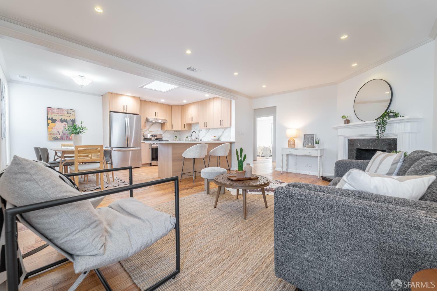Property Photo: 819 Brussels Street CA 94134