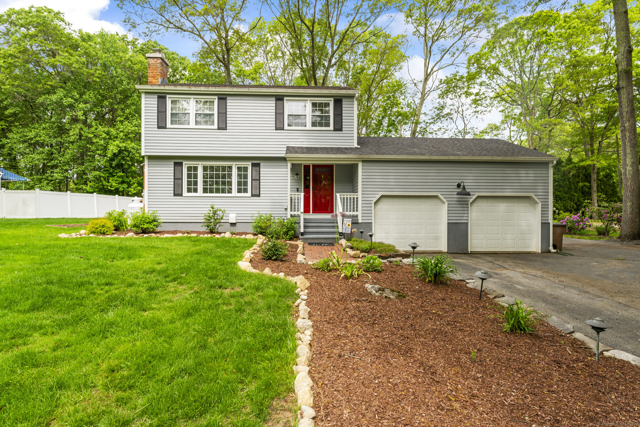 Property Photo:  6 Stoneywood Drive  CT 06357 