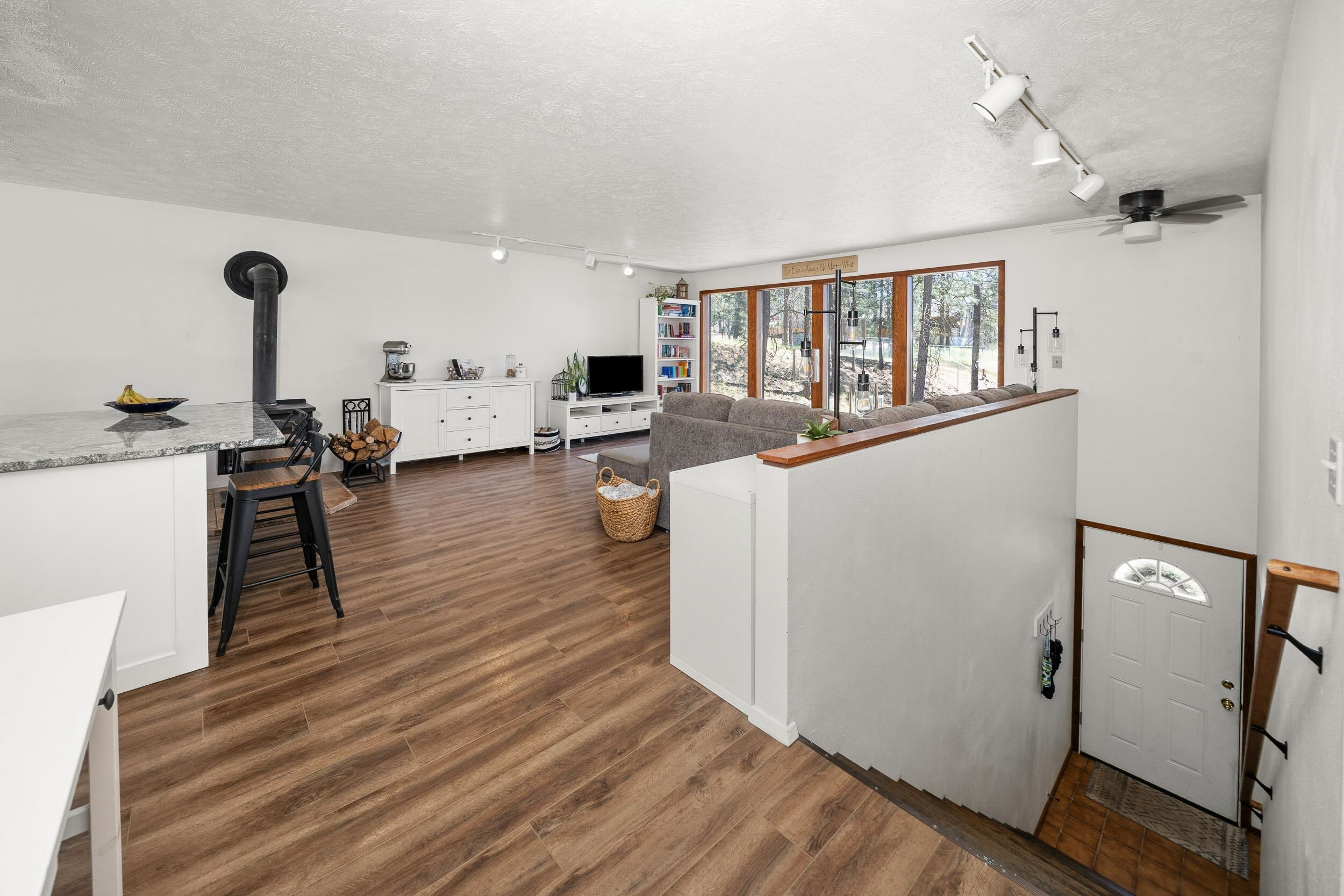 Property Photo: 17910 N Redowa Dr WA 99005-9626