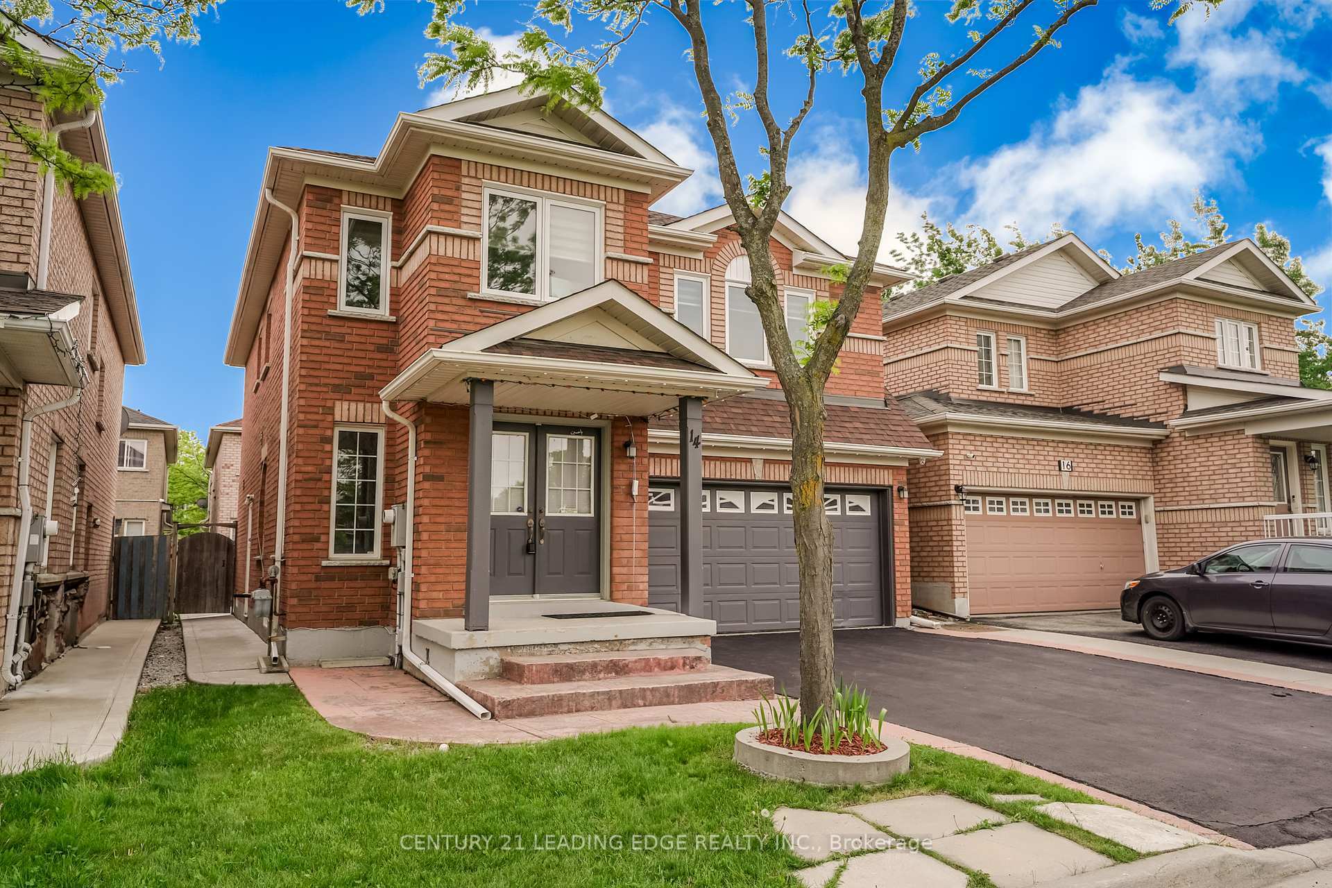 Photo de la propriété: 14 Galveston Crescent ON L7A 3R7