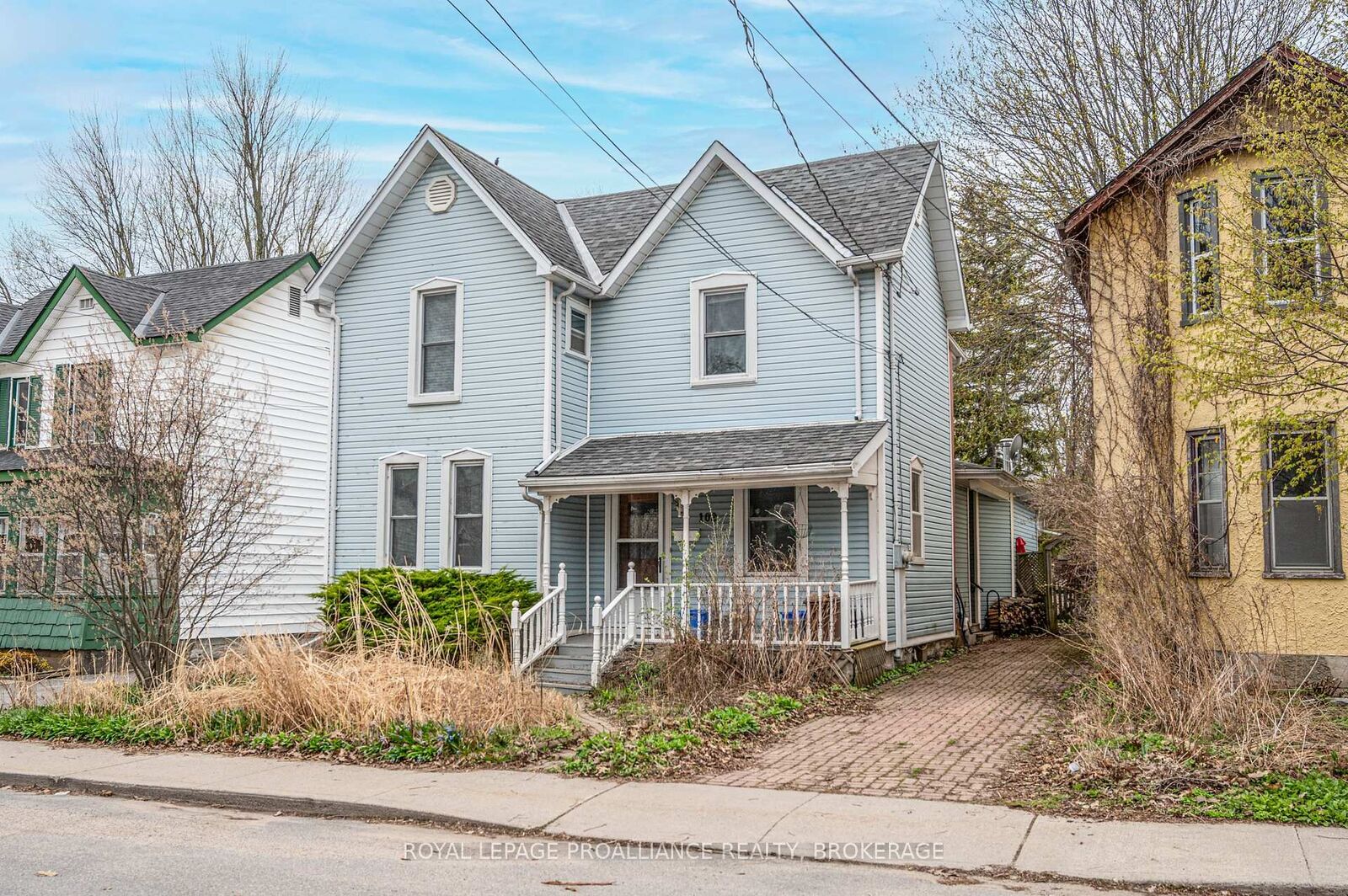 Photo de la propriété: 102 Livingston Avenue ON K7L 4L4