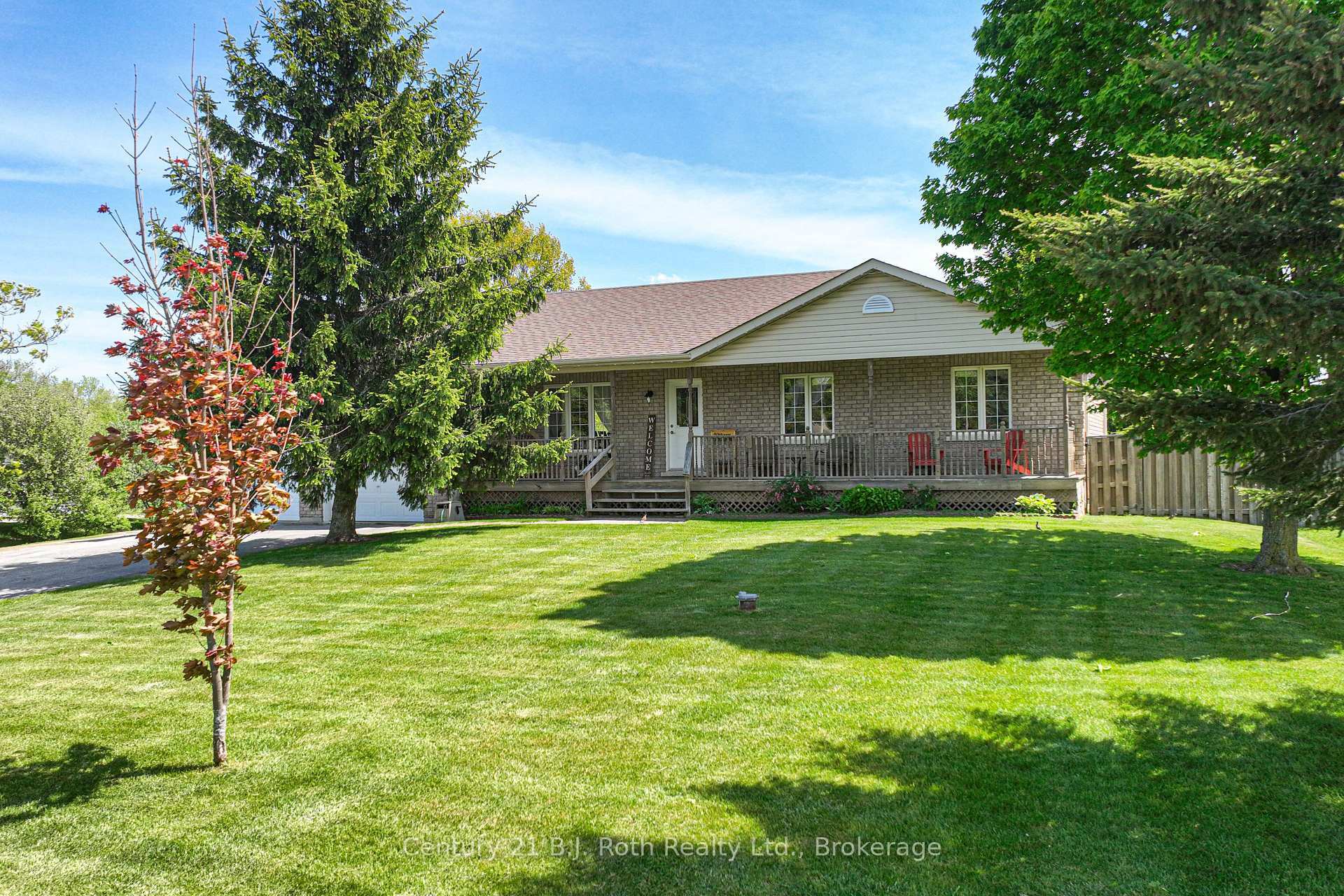 Property Photo: 28 Marl Creek Drive ON L0L 2K0